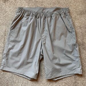 NWT Mens MEC RnB Shorts Size 34